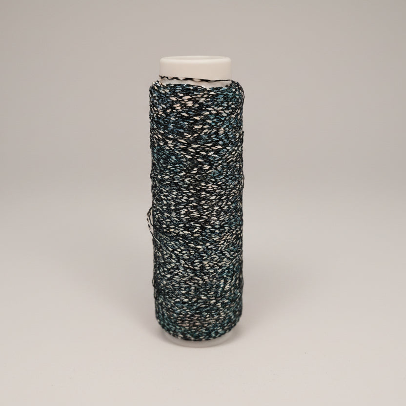 Sternenstaub – Glimmer und Metall