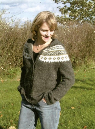 Istex - Strickjacke m. Haube (9613)