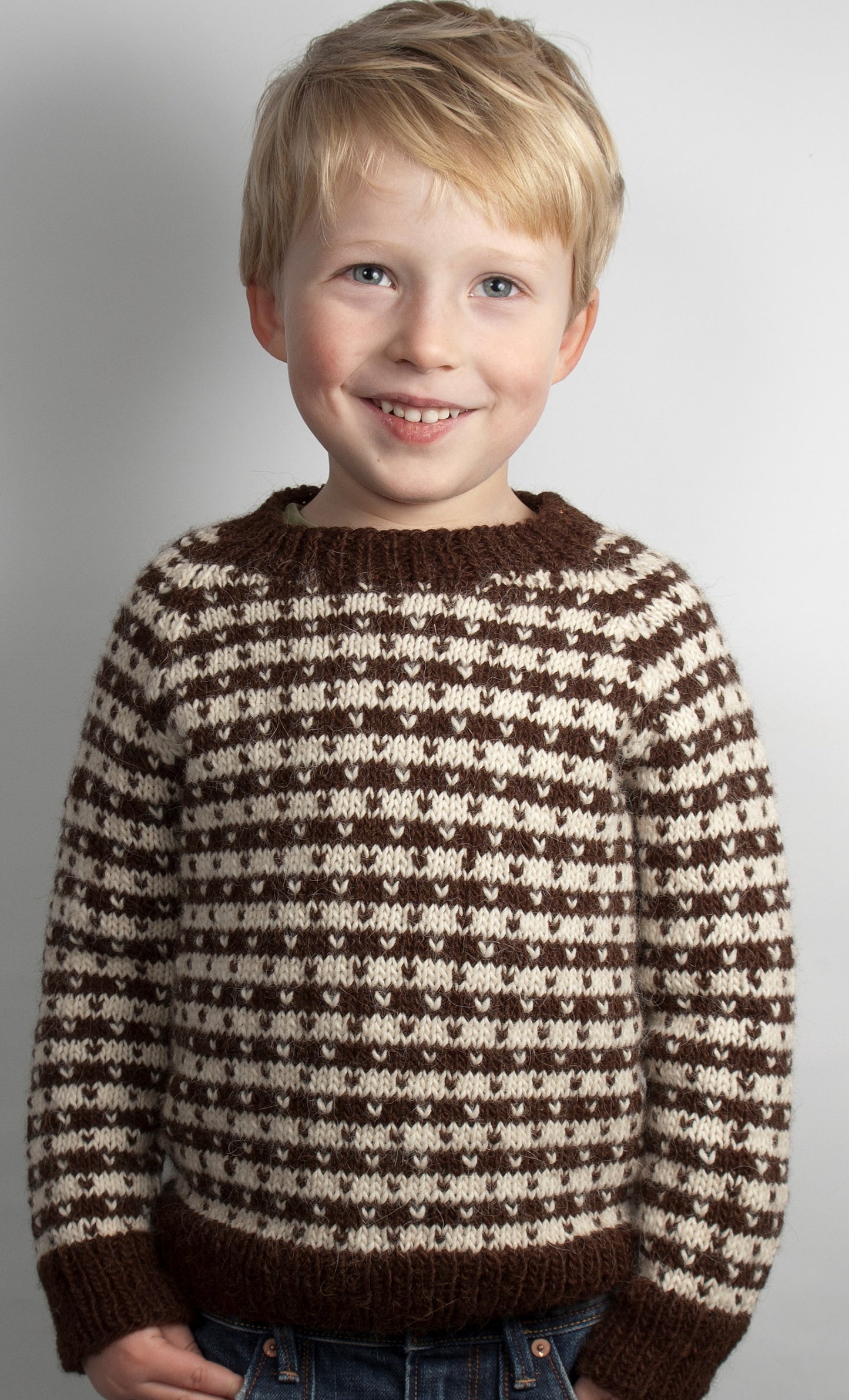 Boy's sweater with lice