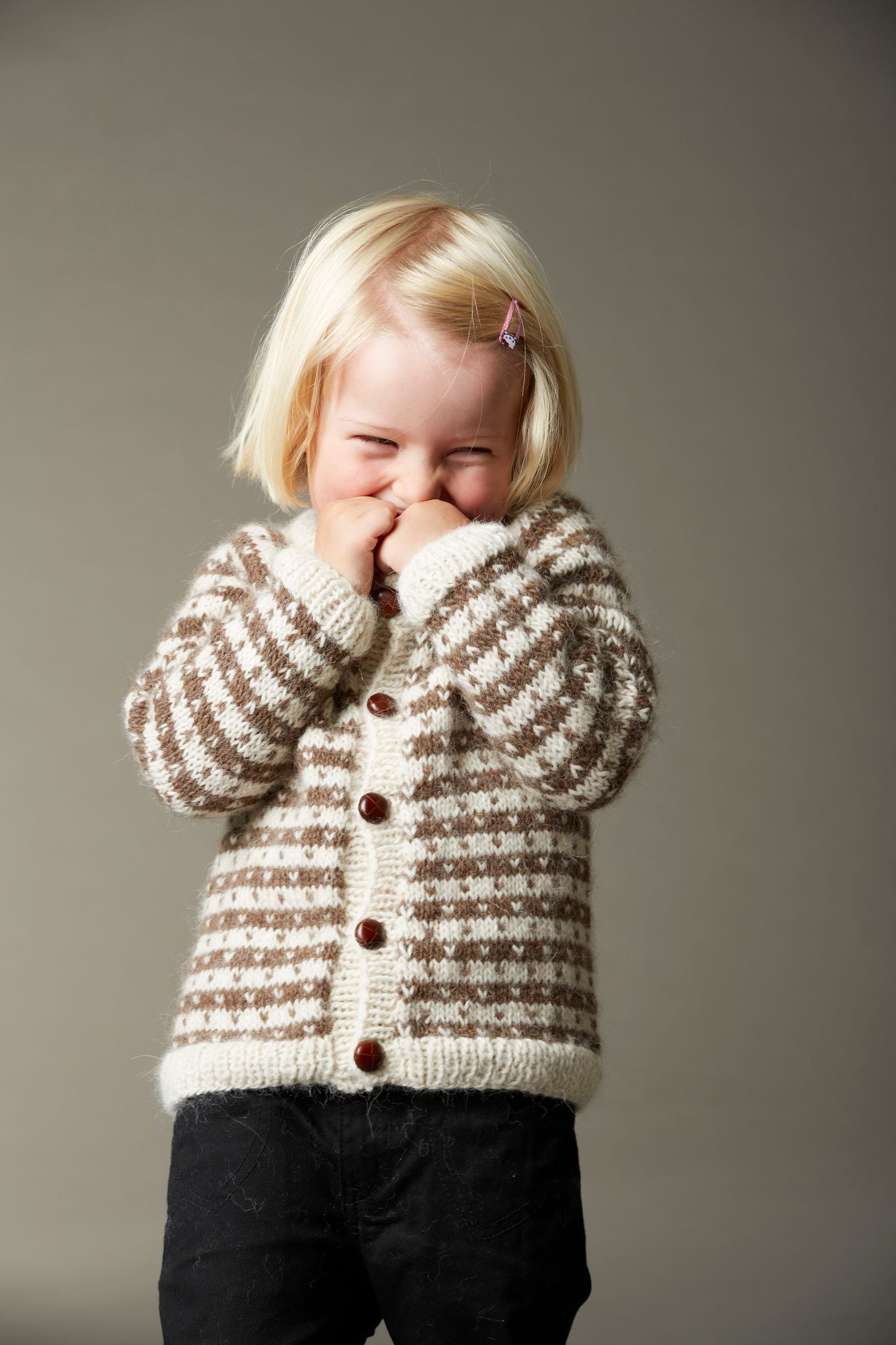 Baby cardigan with lice