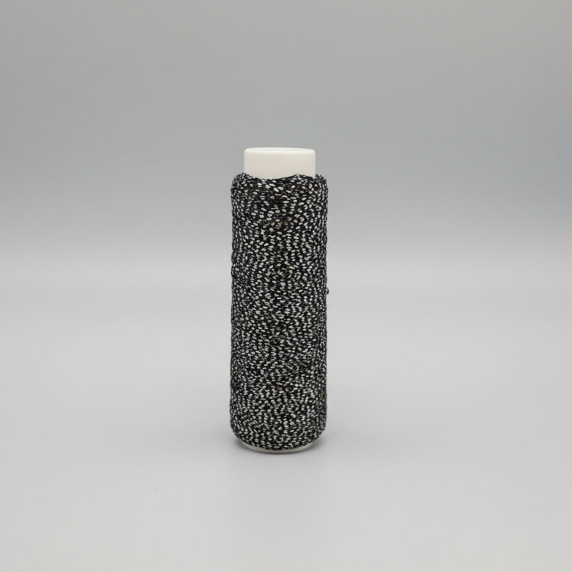 Sternenstaub – Glimmer und Metall