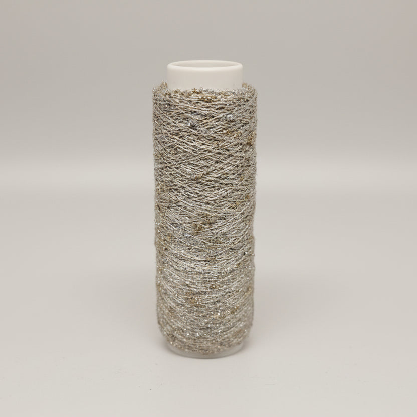 Sternenstaub – Glimmer und Metall