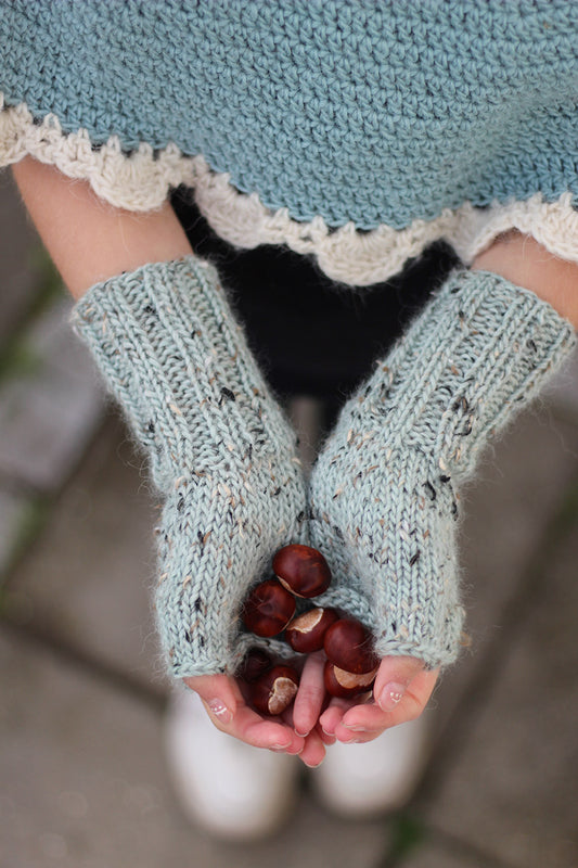 Chestnut Mittens