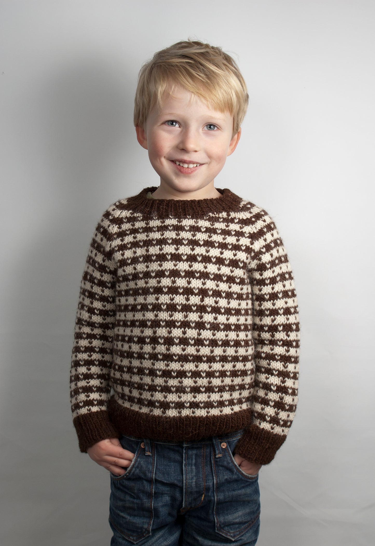 Boy's sweater with lice